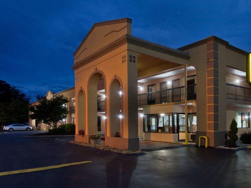 Super 8 By Wyndham Knoxville West/Farragut Εξωτερικό φωτογραφία