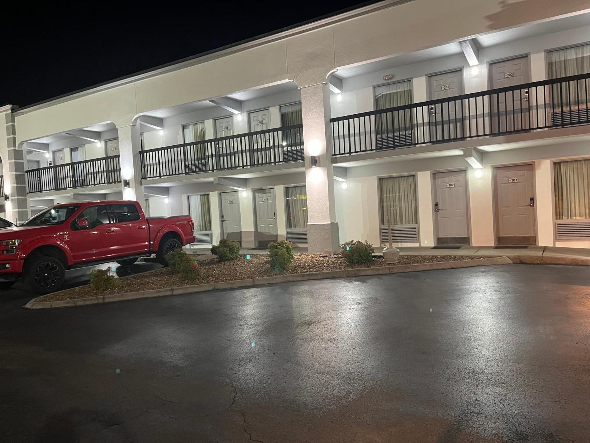 Super 8 By Wyndham Knoxville West/Farragut Εξωτερικό φωτογραφία