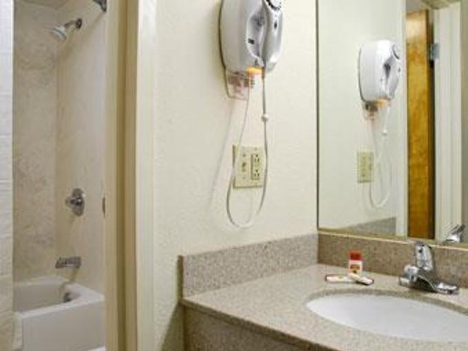 Super 8 By Wyndham Knoxville West/Farragut Εξωτερικό φωτογραφία
